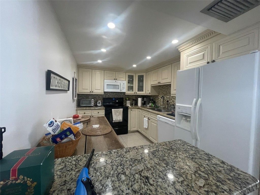 525 N Ocean Blvd, Unit 1422, Pompano Beach, FL 33062 Photo