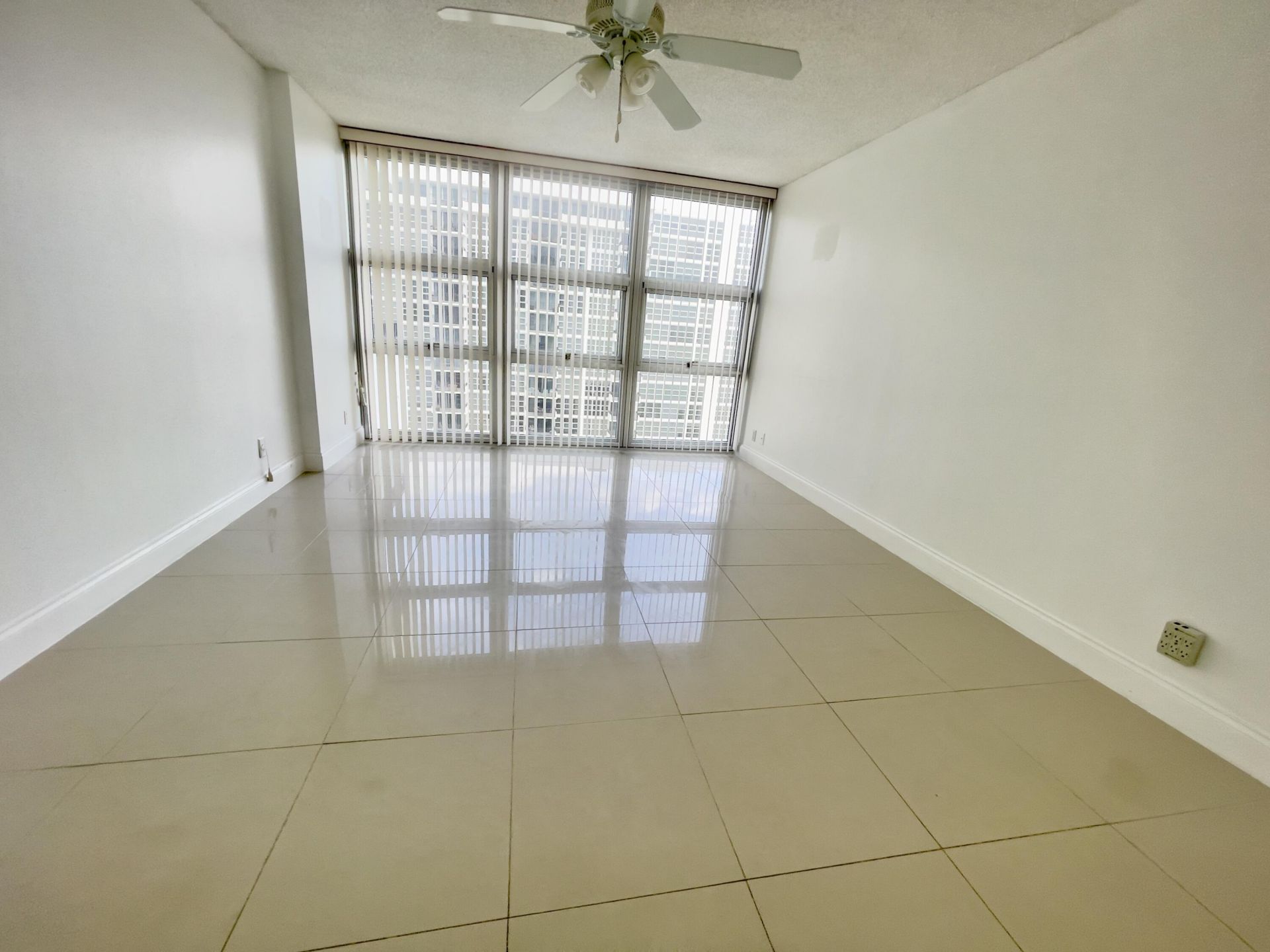 525 N Ocean Boulevard, Unit 1422, Pompano Beach, FL 33062 Photo