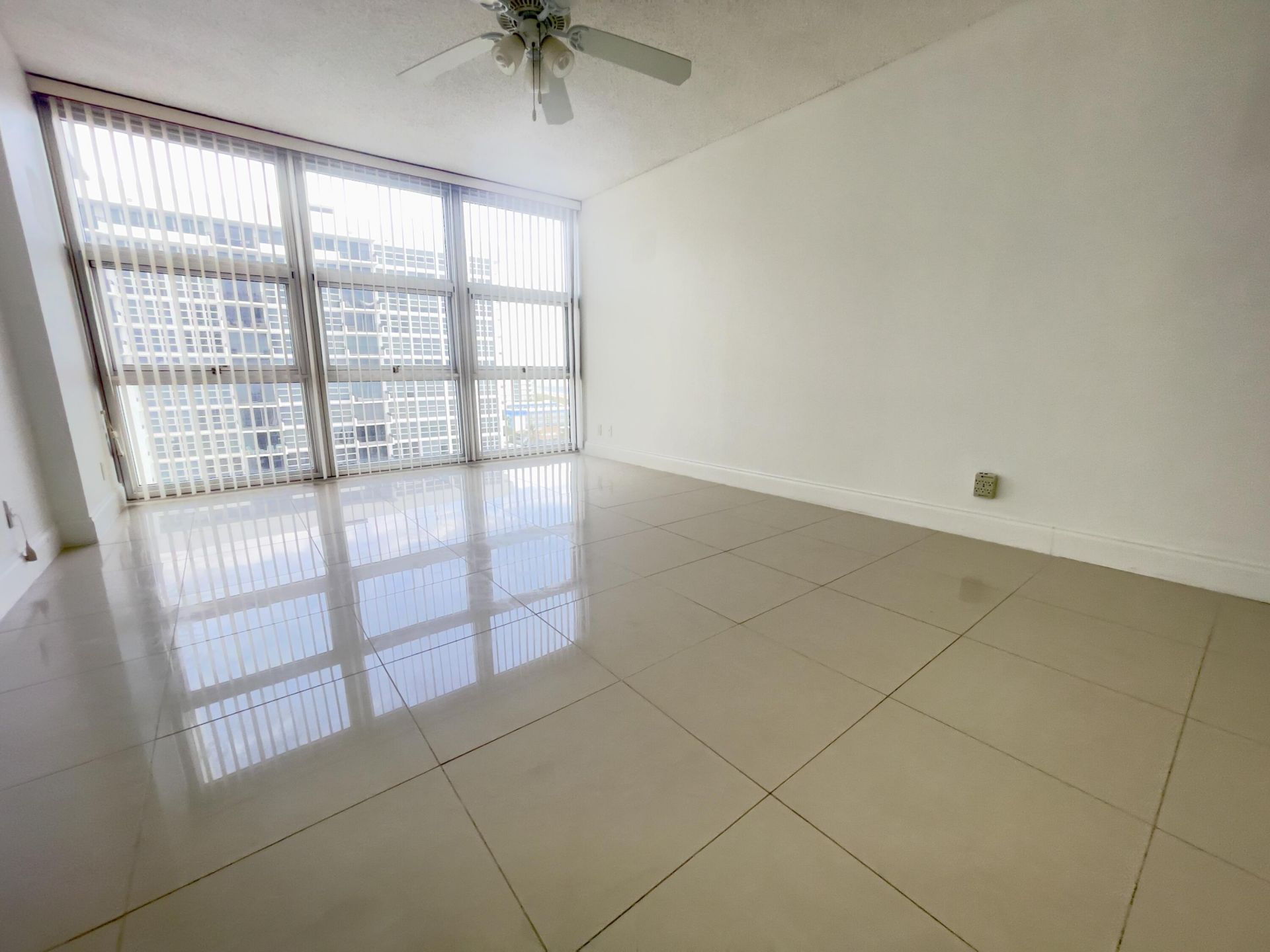 525 N Ocean Boulevard, Unit 1422, Pompano Beach, FL 33062 Photo