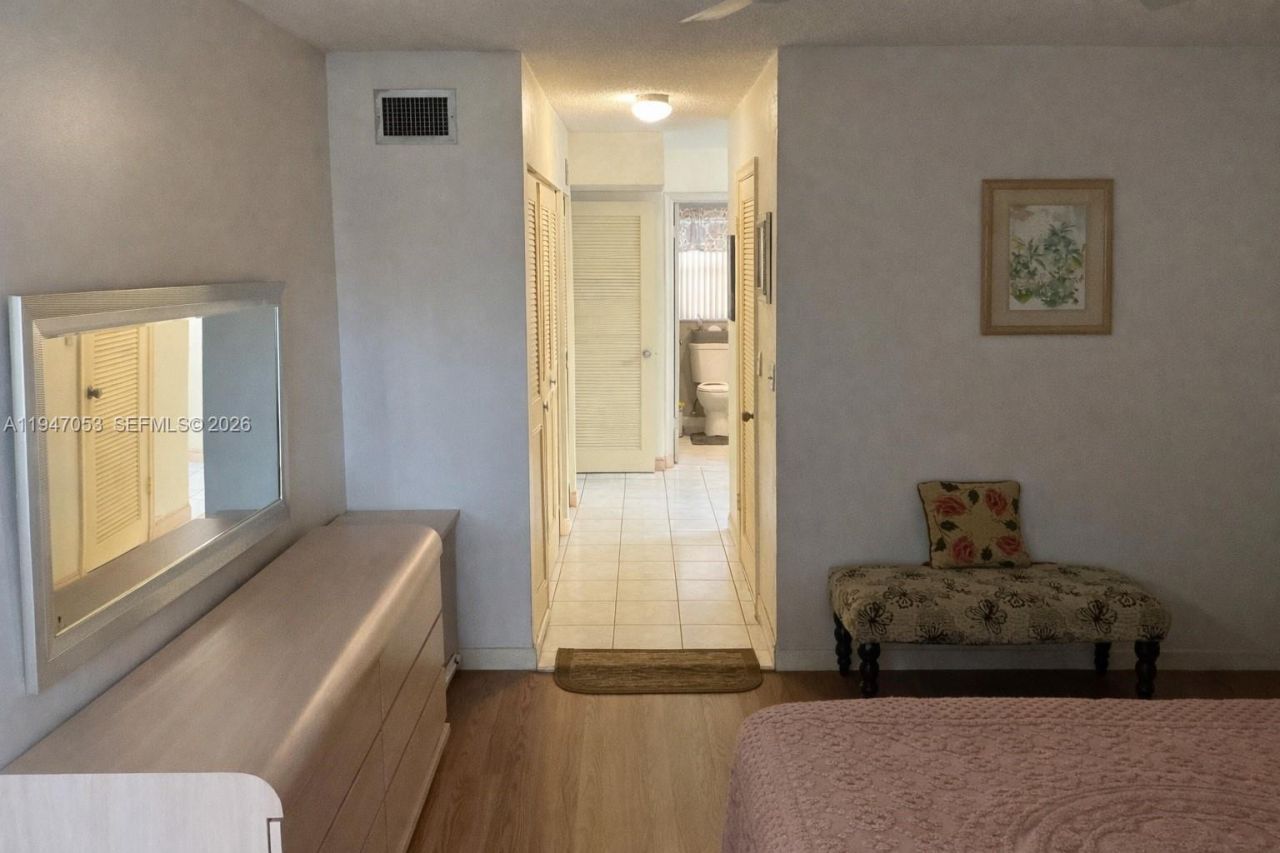 20851 San Simeon Way, Unit 202, Miami, FL 33179 Photo