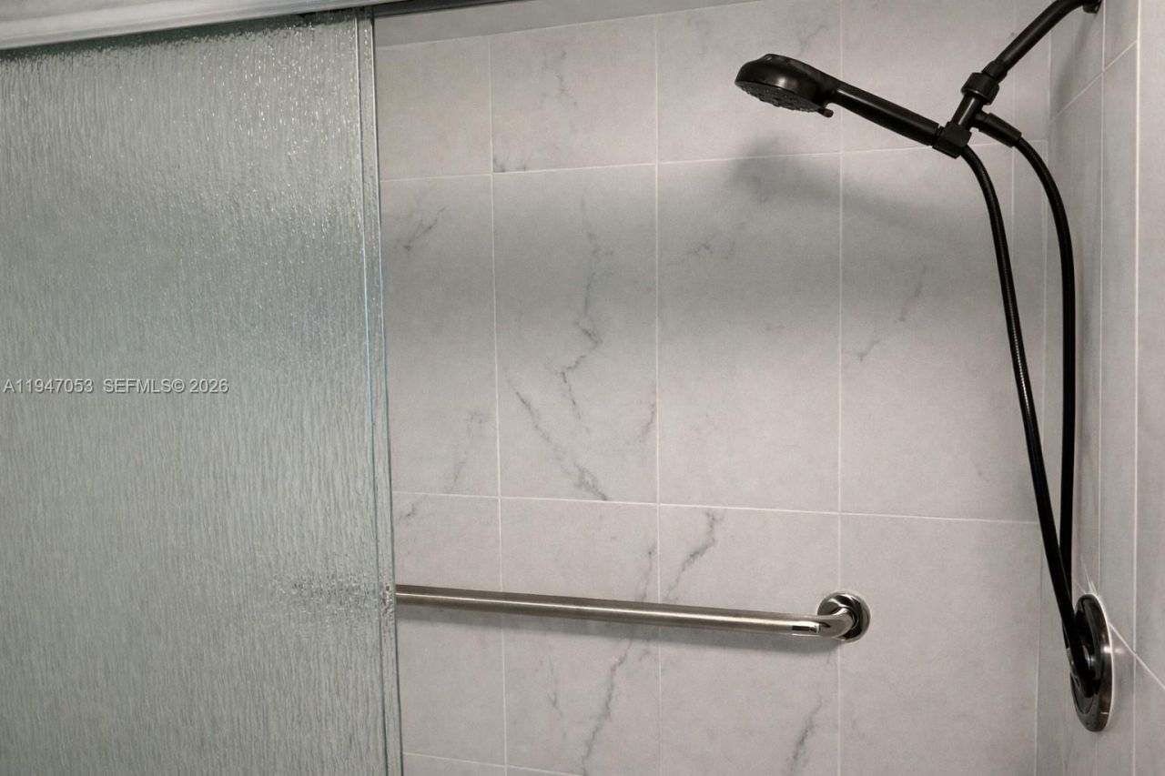 20851 San Simeon Way, Unit 202, Miami, FL 33179 Photo