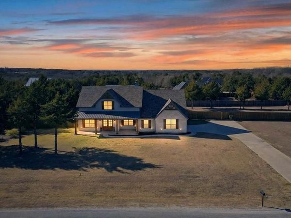 341 Guy Lane, Pottsboro, TX 75076