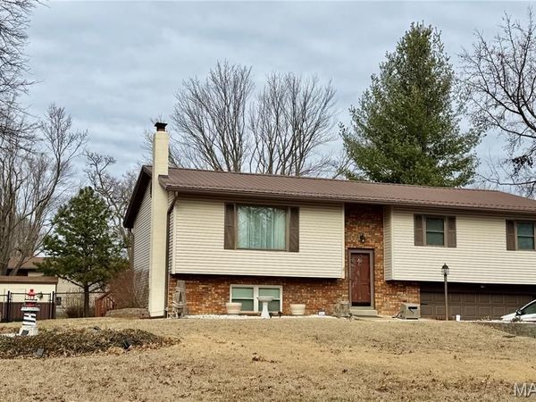 551 Oak Street, Farmington, MO 63640