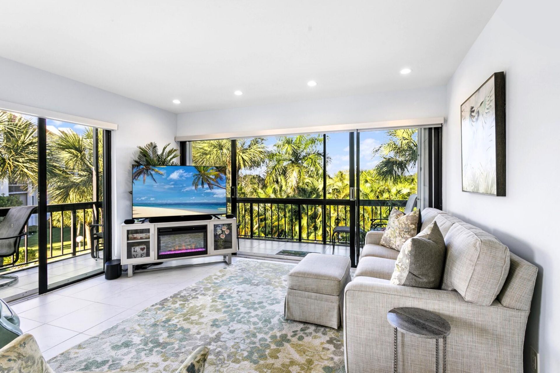 2550 Presidential Way, Unit 301, West Palm Beach, FL 33401 Photo