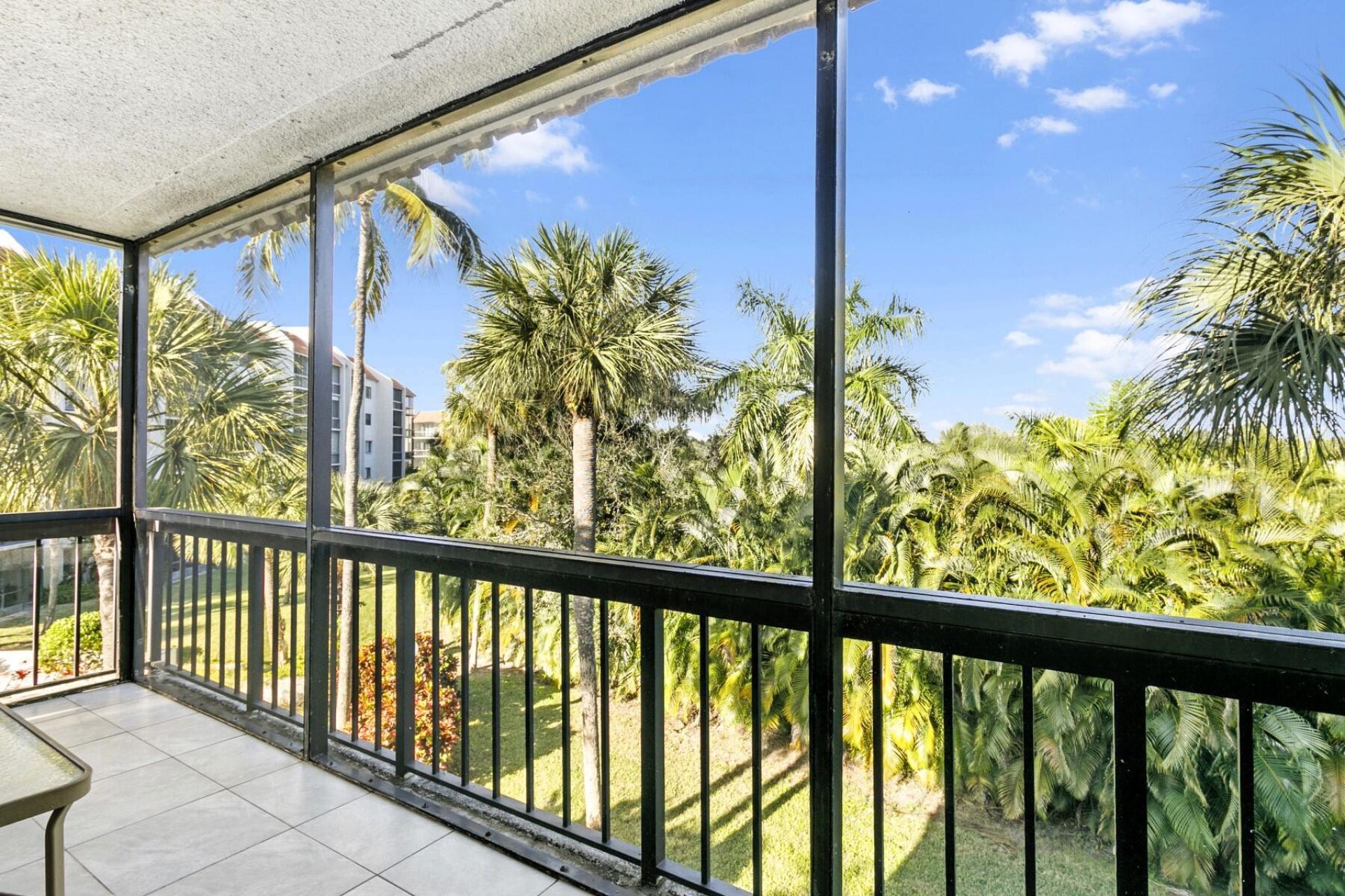 2550 Presidential Way, Unit 301, West Palm Beach, FL 33401 Photo