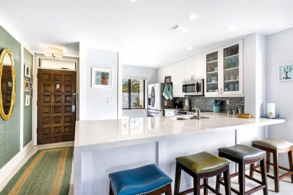 2550 Presidential Way, Unit 301, West Palm Beach, FL 33401 Photo