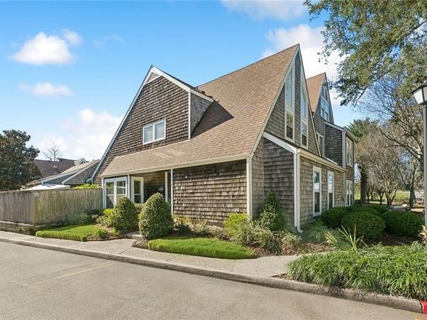 14 N MARINERS Cove, New Orleans, LA 70124