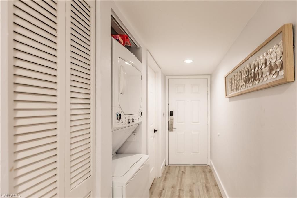 600 Neapolitan Way, Unit 152, Naples, FL 34103 Photo