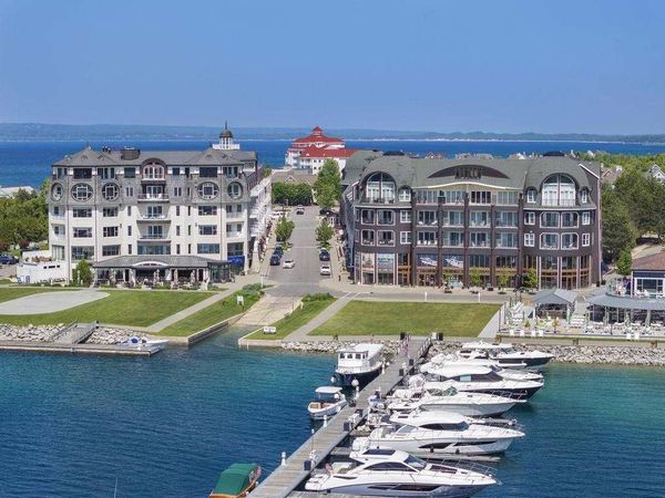 4200 Main Street, Unit 11, Bay Harbor, MI 49770