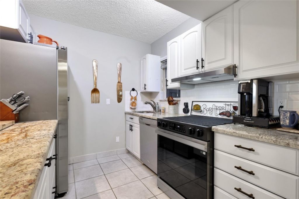 3050 NE 47th Court, Unit 205, Fort Lauderdale, FL 33308 Photo