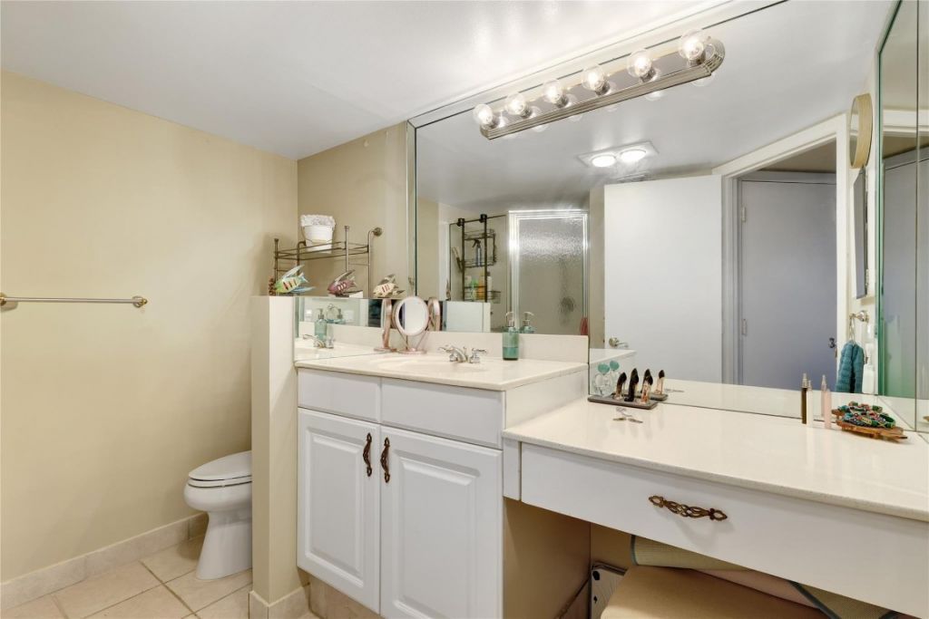 3050 NE 47th Court, Unit 205, Fort Lauderdale, FL 33308 Photo