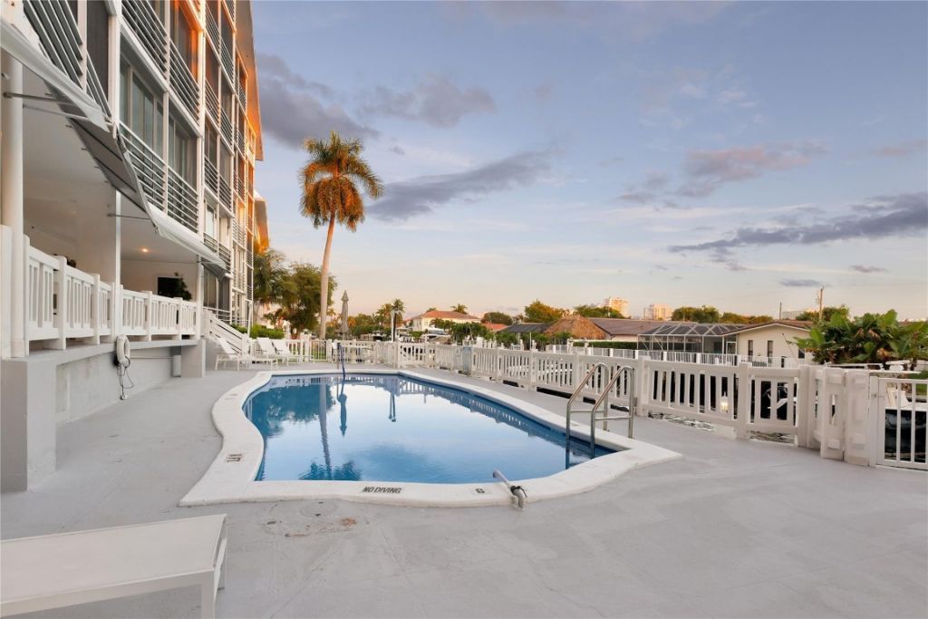 3050 NE 47th Court, Unit 205, Fort Lauderdale, FL 33308 Photo