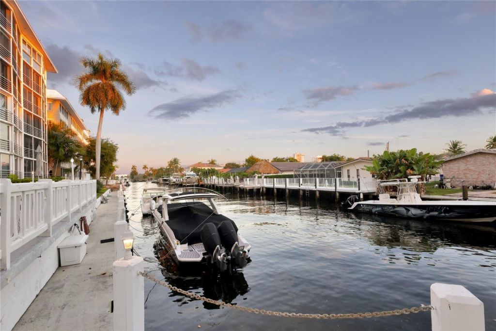 3050 NE 47th Court, Unit 205, Fort Lauderdale, FL 33308 Photo