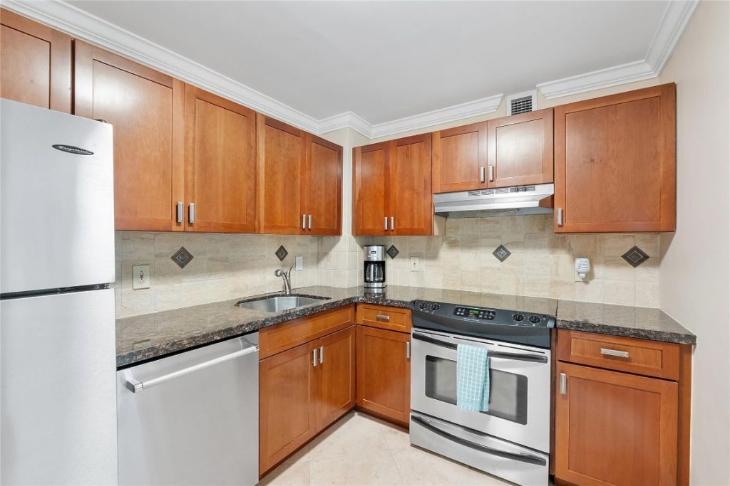 1900 S Ocean Blvd, Unit 7S, Lauderdale by the Sea, FL 33062 Photo