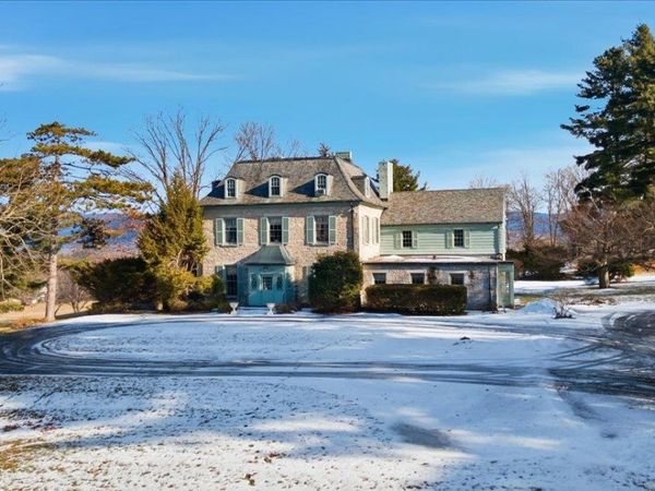 1086 West Road, Bennington, VT 05201