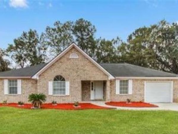100 Mccumber Drive, Allenhurst, GA 31301