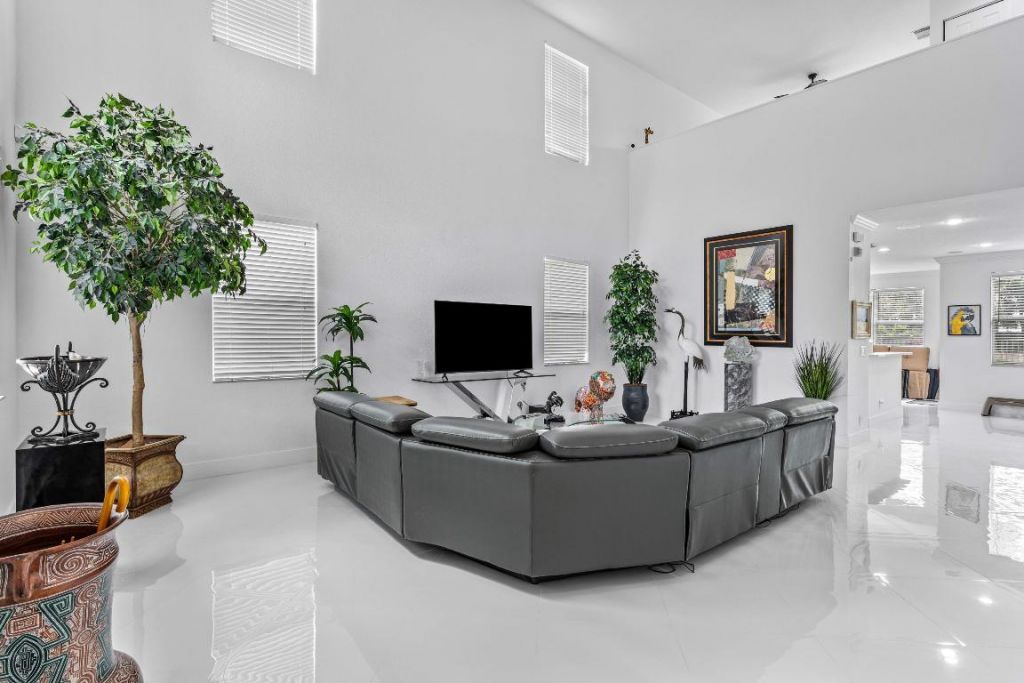 853 Gazetta Way, West Palm Beach, FL 33413 Photo