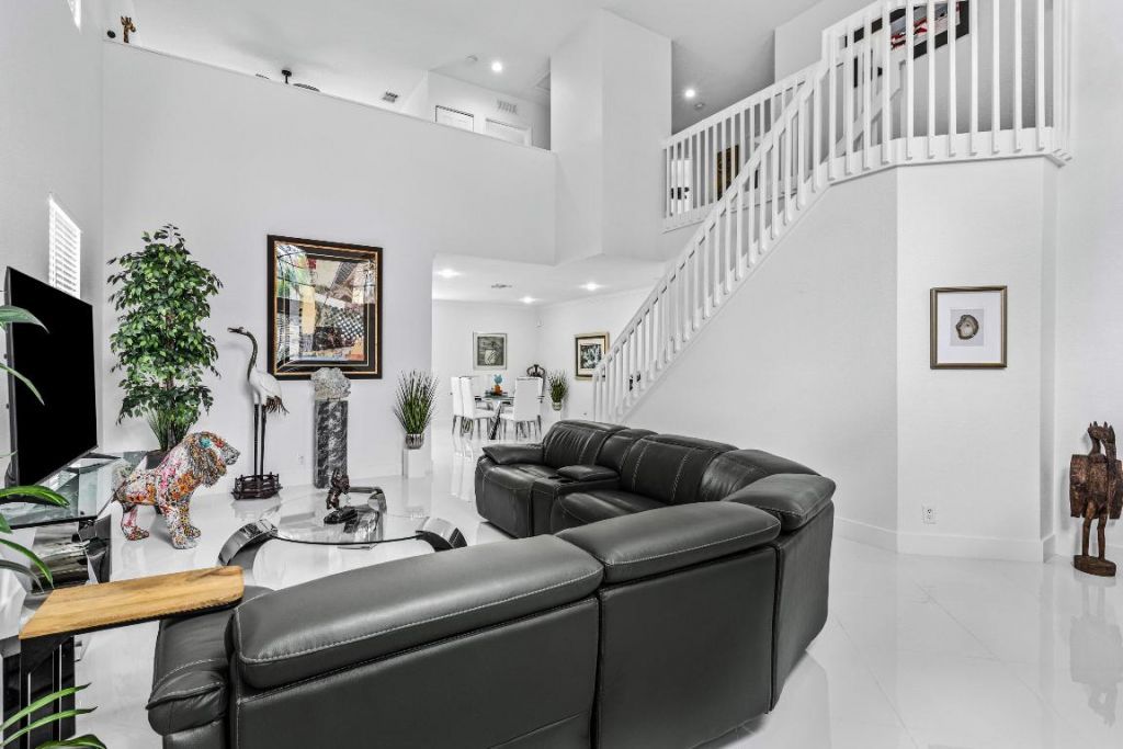 853 Gazetta Way, West Palm Beach, FL 33413 Photo