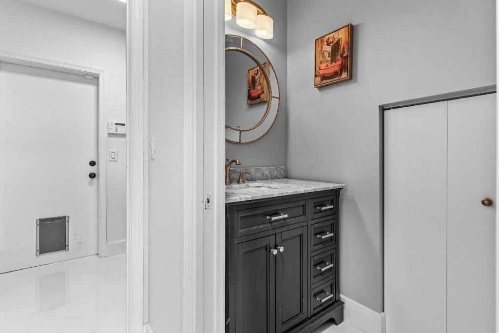 853 Gazetta Way, West Palm Beach, FL 33413 Photo