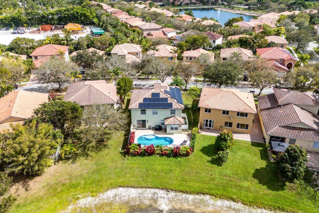 853 Gazetta Way, West Palm Beach, FL 33413 Photo