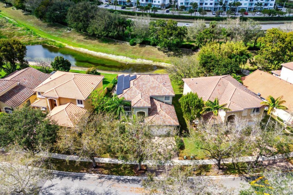 853 Gazetta Way, West Palm Beach, FL 33413 Photo