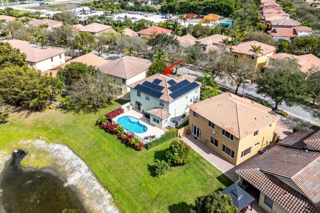 853 Gazetta Way, West Palm Beach, FL 33413 Photo