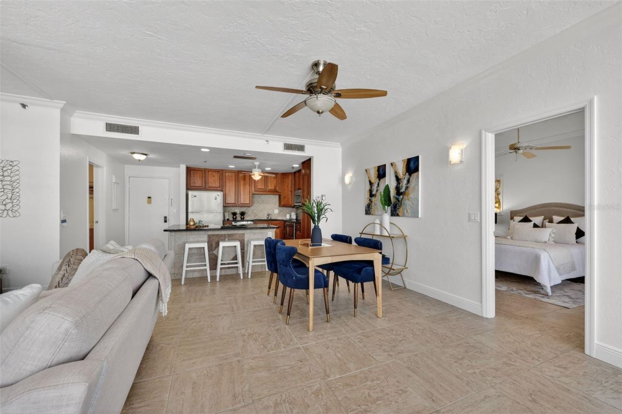 1102 Benjamin Franklin Drive, Unit PH 809, Sarasota, FL 34236 Photo