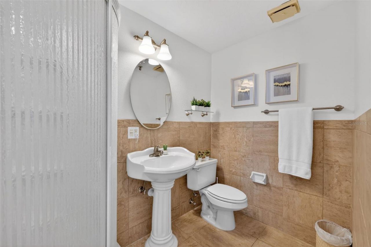 1102 Benjamin Franklin Drive, Unit PH 809, Sarasota, FL 34236 Photo