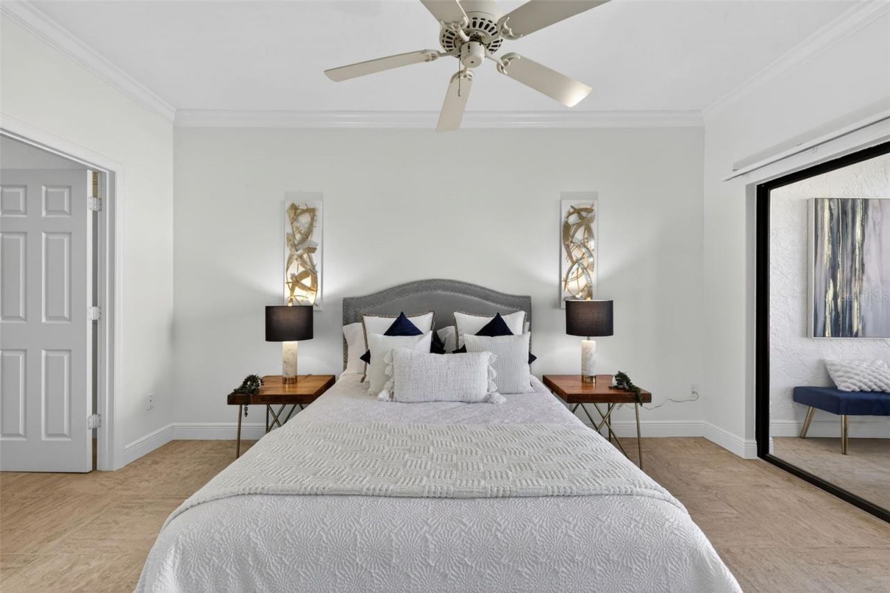 1102 Benjamin Franklin Drive, Unit PH 809, Sarasota, FL 34236 Photo