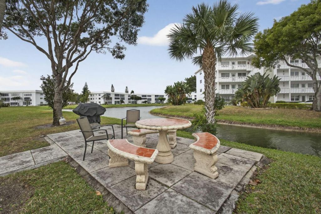 330 Wellington G, West Palm Beach, FL 33417 Photo