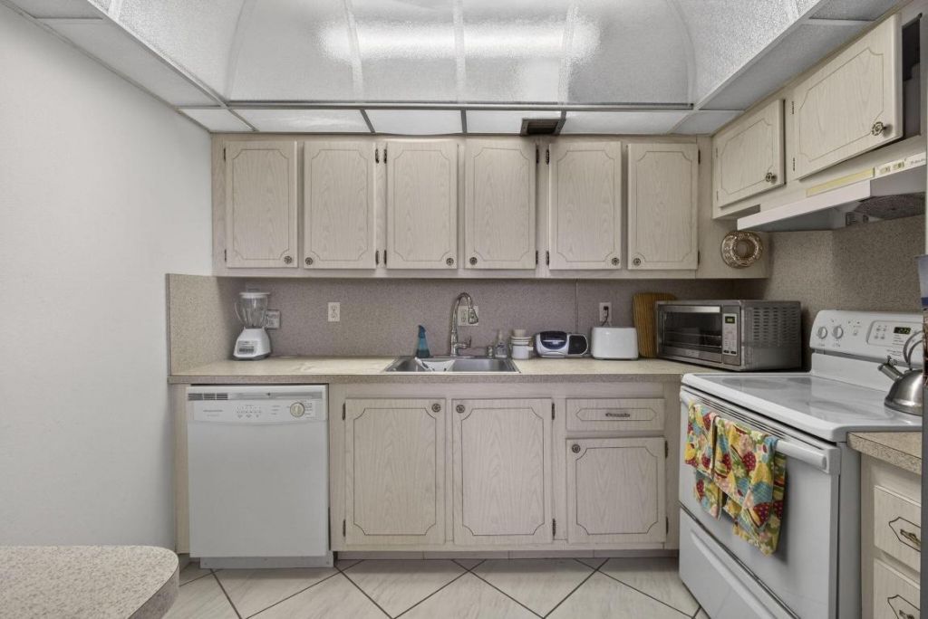 330 Wellington G, West Palm Beach, FL 33417 Photo