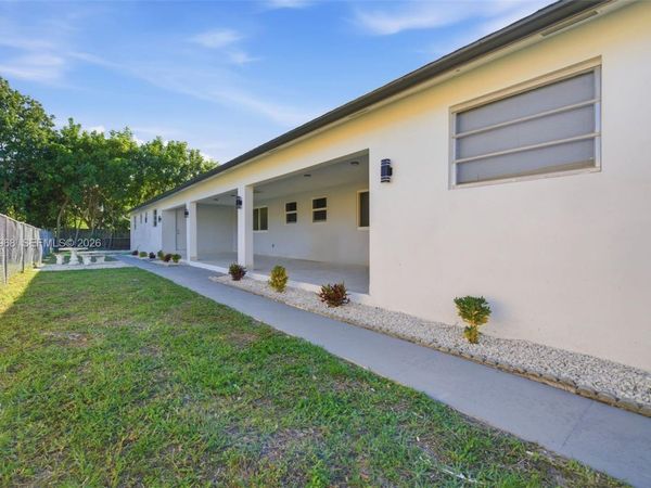 2440 Hayes St # 1-5, Hollywood, FL 33020