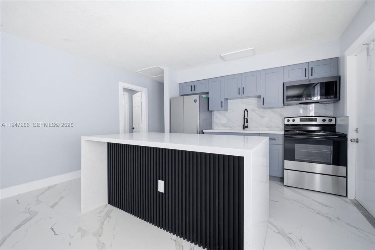 2440 Hayes St, Hollywood, FL 33020 Photo