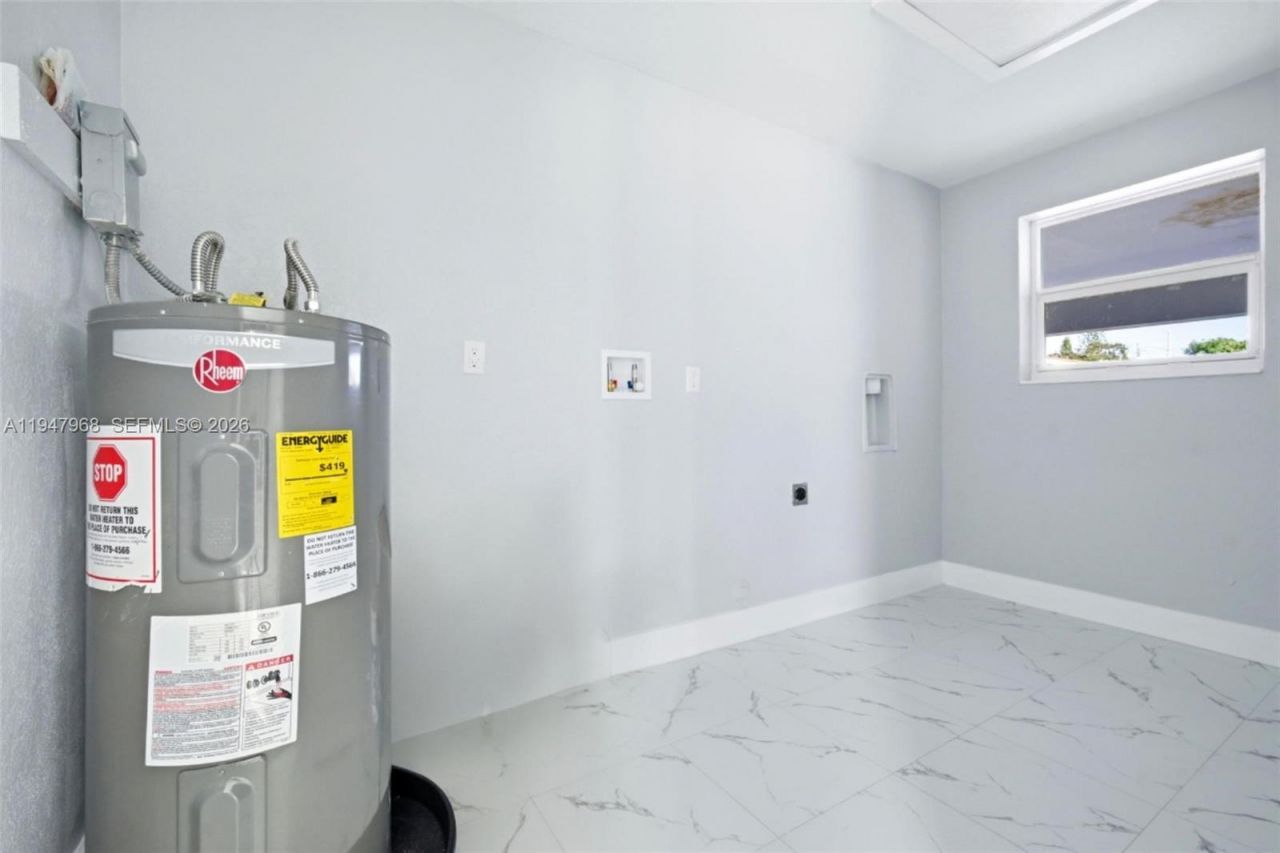 2440 Hayes St, Hollywood, FL 33020 Photo