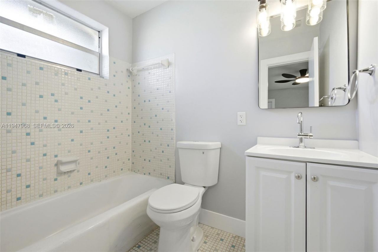 2440 Hayes St, Hollywood, FL 33020 Photo