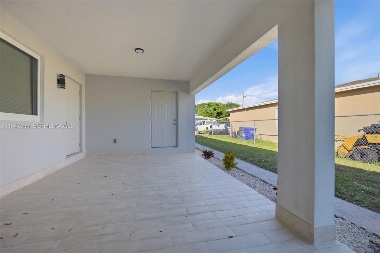 2440 Hayes St, Hollywood, FL 33020 Photo