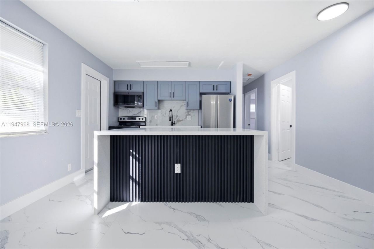 2440 Hayes St, Hollywood, FL 33020 Photo