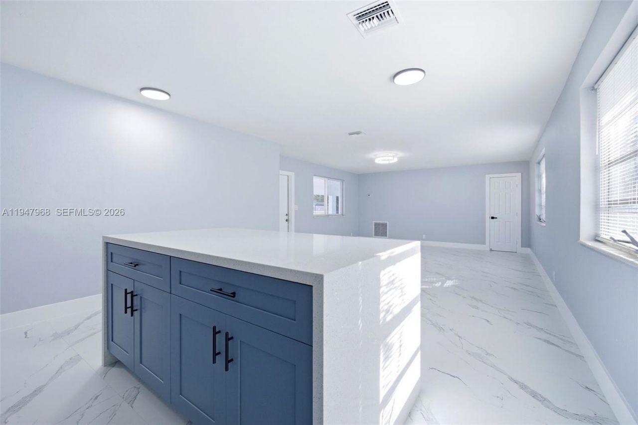 2440 Hayes St, Hollywood, FL 33020 Photo