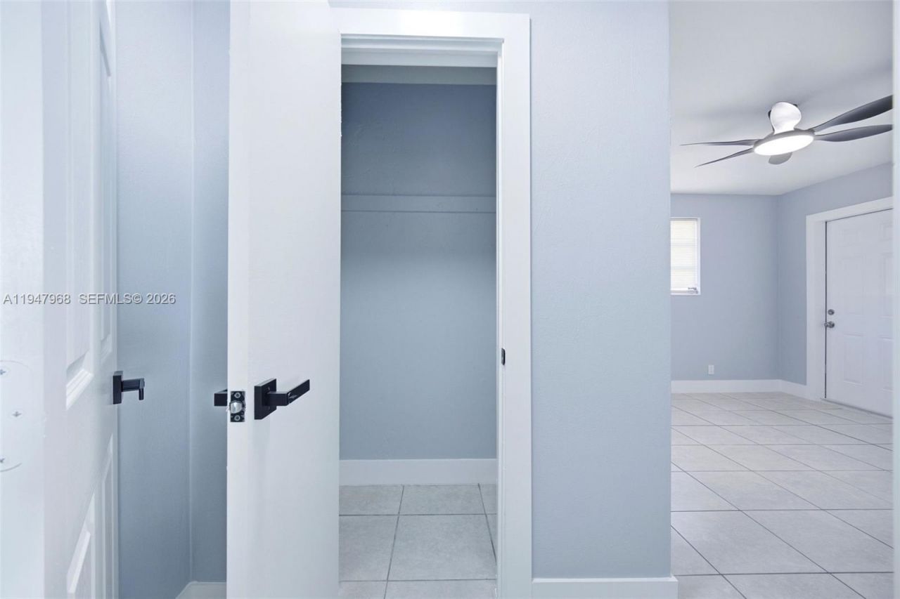 2440 Hayes St, Hollywood, FL 33020 Photo