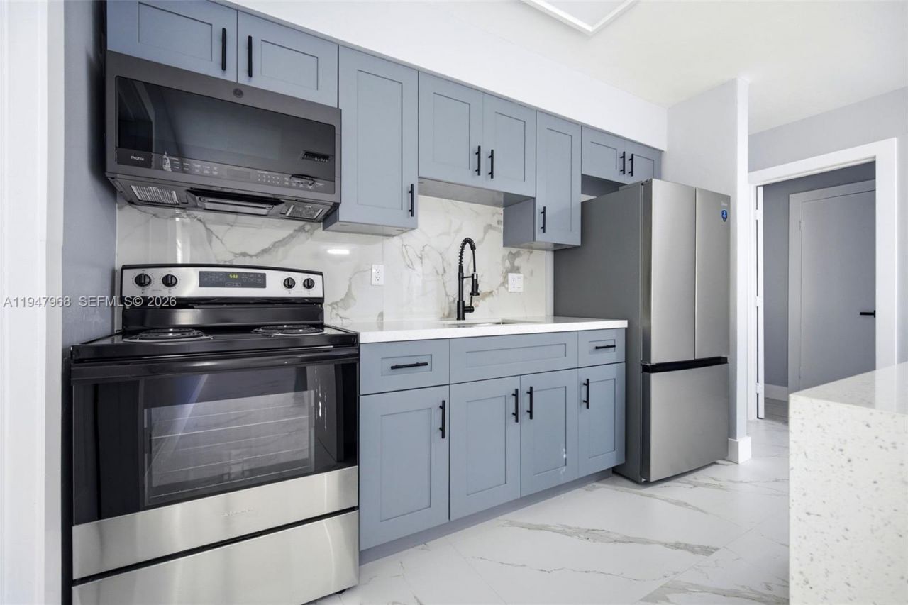 2440 Hayes St, Hollywood, FL 33020 Photo