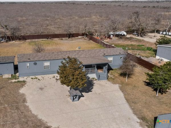 195 Gato Road, Cedar Creek, TX 78612