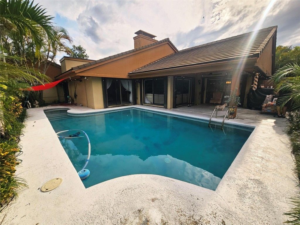 19975 NE 10th Place Way, Miami, FL 33179 Photo