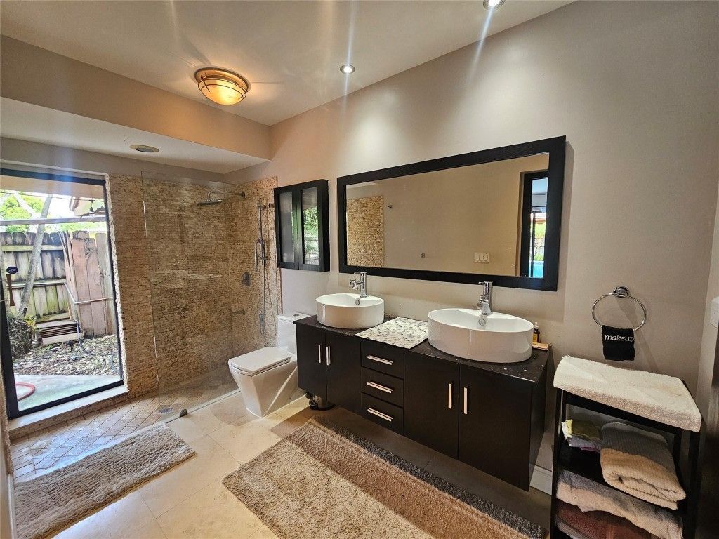 19975 NE 10th Place Way, Miami, FL 33179 Photo