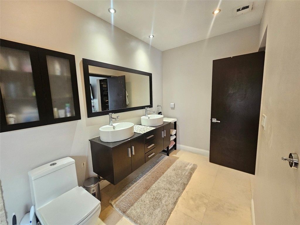 19975 NE 10th Place Way, Miami, FL 33179 Photo