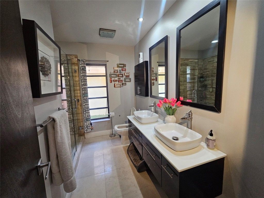 19975 NE 10th Place Way, Miami, FL 33179 Photo