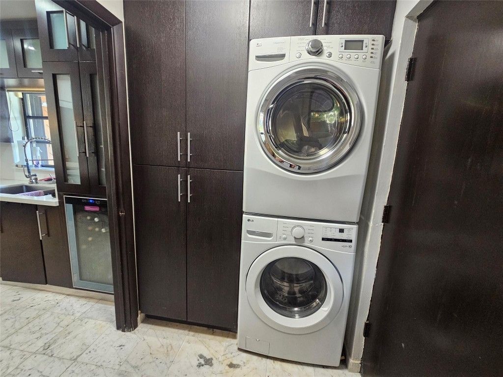 19975 NE 10th Place Way, Miami, FL 33179 Photo