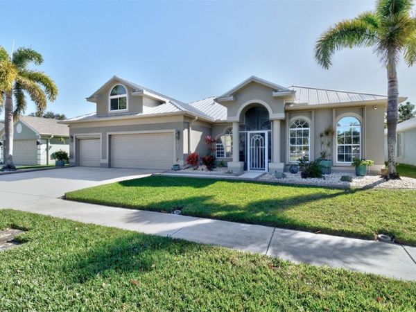 107 Stony Point Dr, Sebastian, FL 32958