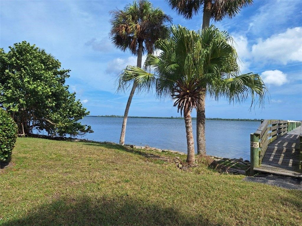 9150 44th Avenue, Unit 1-5, Sebastian, FL 32958 Photo