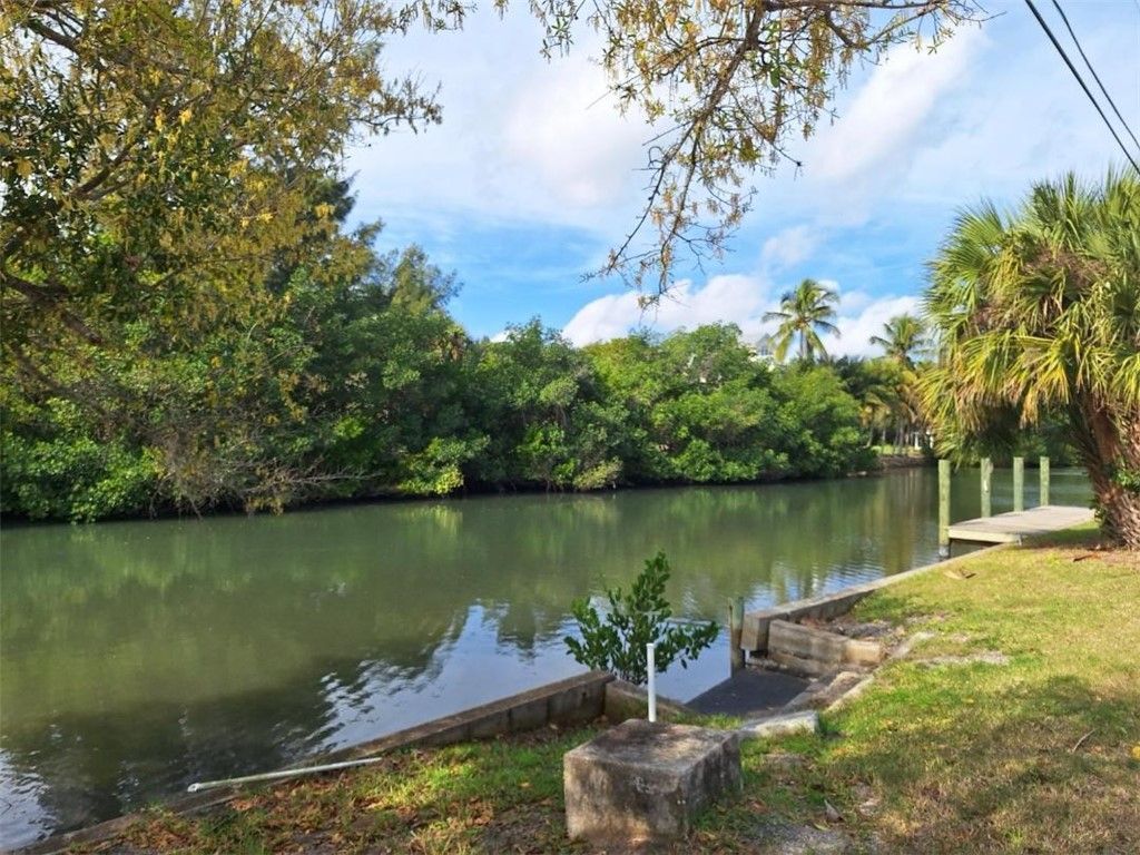 9150 44th Avenue, Unit 1-5, Sebastian, FL 32958 Photo