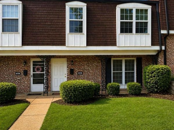 846 Dumont Place, St Louis, MO 63125